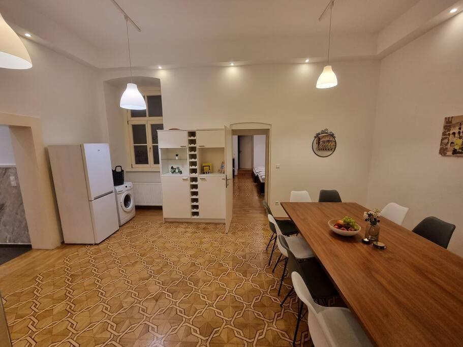 Sissi Royal Suite - Inner City 4 Bedroom Apartment 비엔나 외부 사진