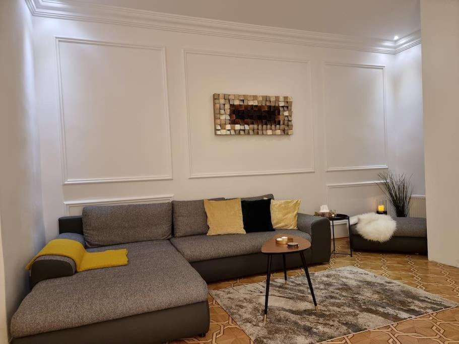 Sissi Royal Suite - Inner City 4 Bedroom Apartment 비엔나 외부 사진