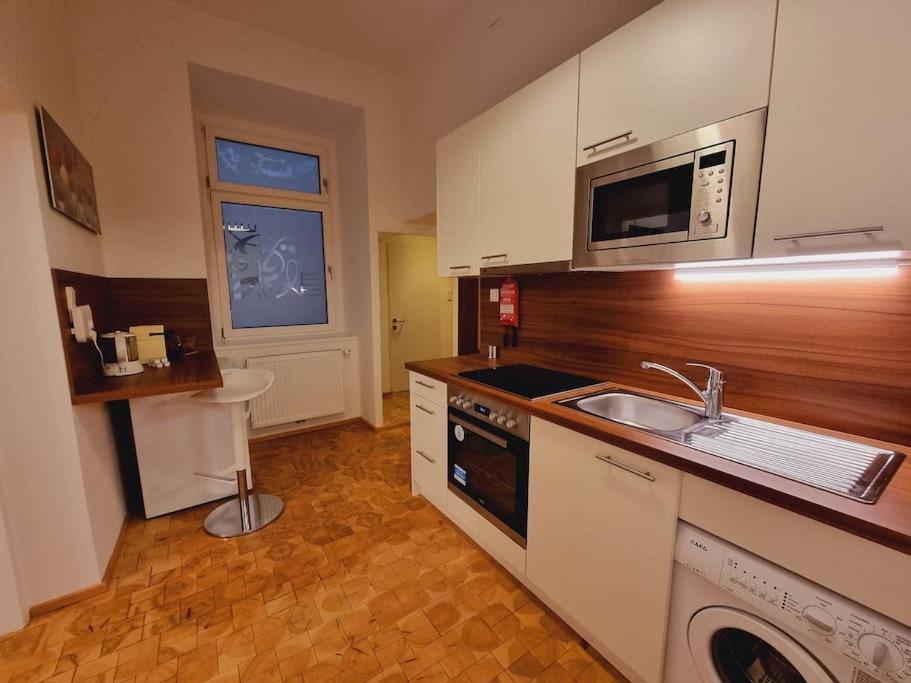 Sissi Royal Suite - Inner City 4 Bedroom Apartment 비엔나 외부 사진