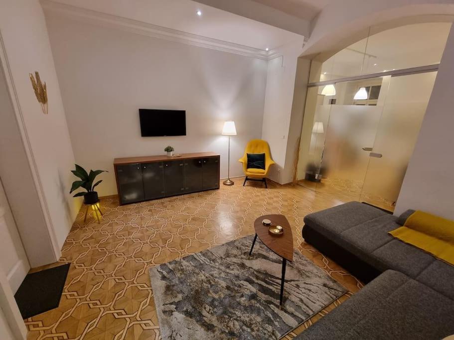 Sissi Royal Suite - Inner City 4 Bedroom Apartment 비엔나 외부 사진