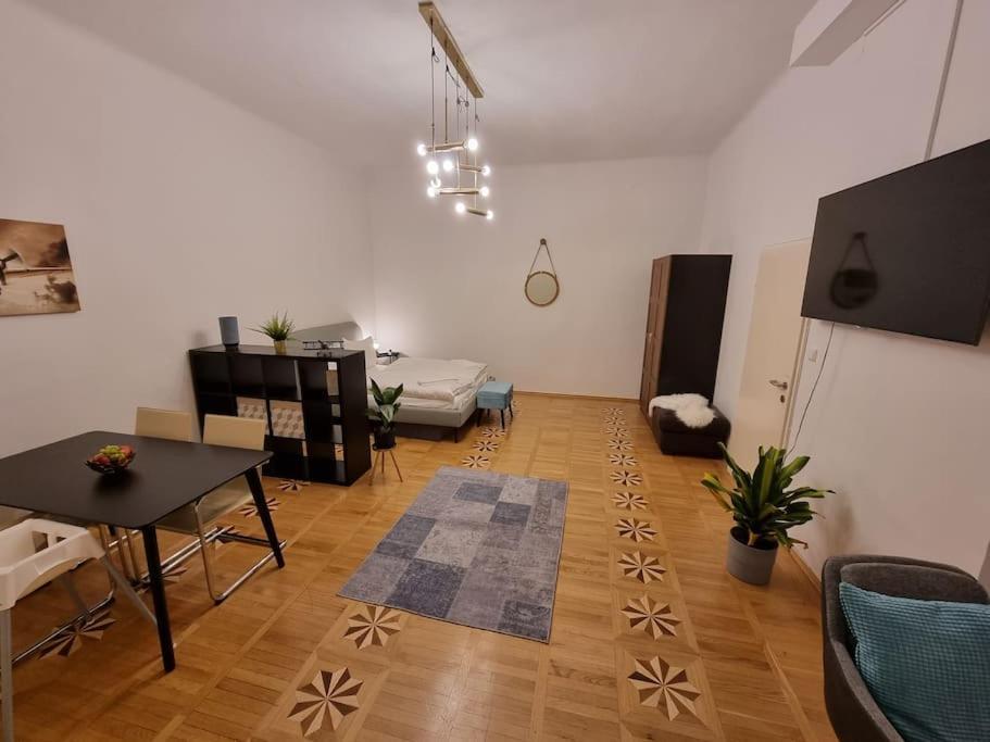 Sissi Royal Suite - Inner City 4 Bedroom Apartment 비엔나 외부 사진