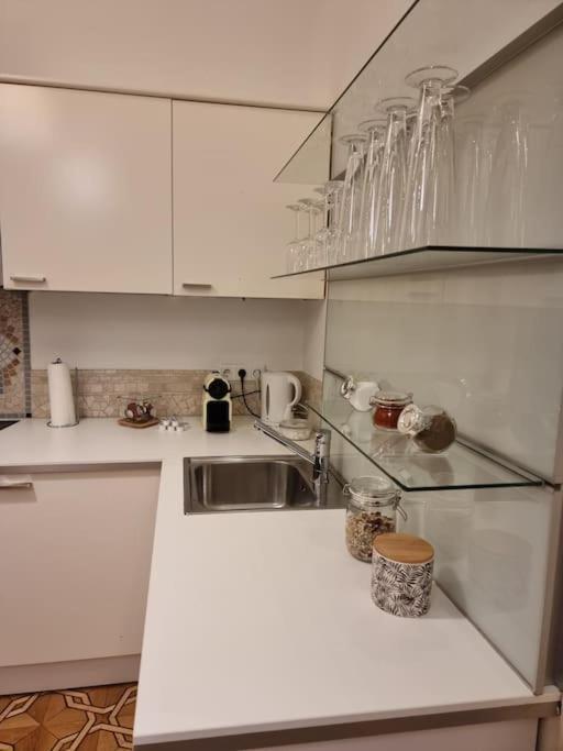 Sissi Royal Suite - Inner City 4 Bedroom Apartment 비엔나 외부 사진