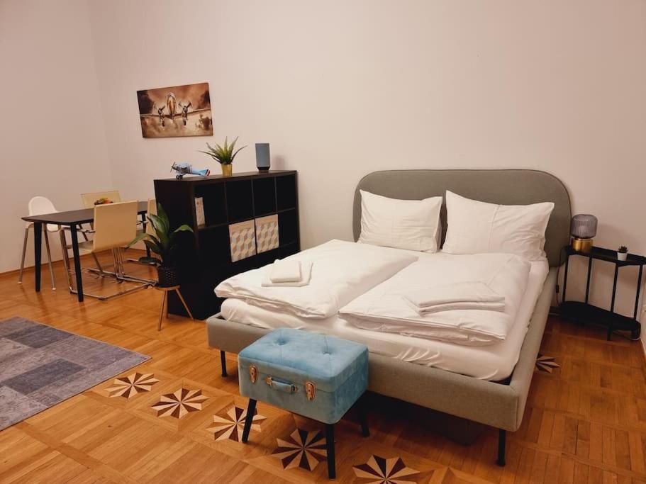 Sissi Royal Suite - Inner City 4 Bedroom Apartment 비엔나 외부 사진