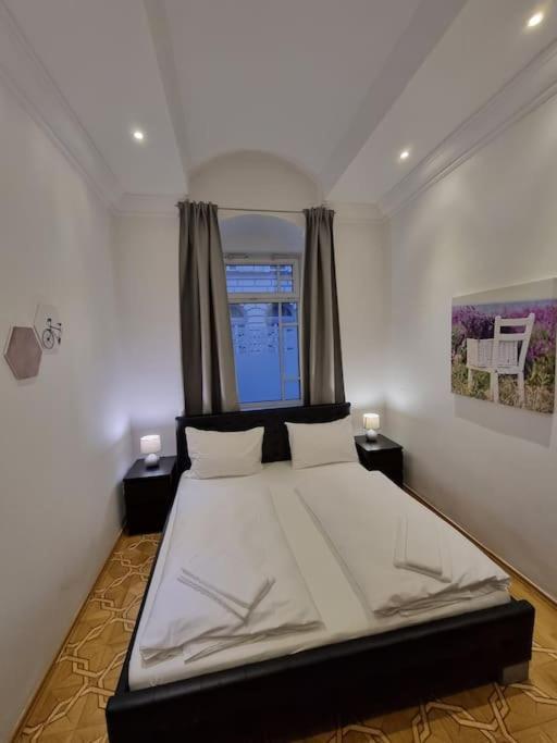 Sissi Royal Suite - Inner City 4 Bedroom Apartment 비엔나 외부 사진