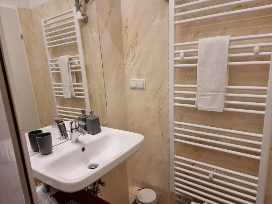 Sissi Royal Suite - Inner City 4 Bedroom Apartment 비엔나 외부 사진