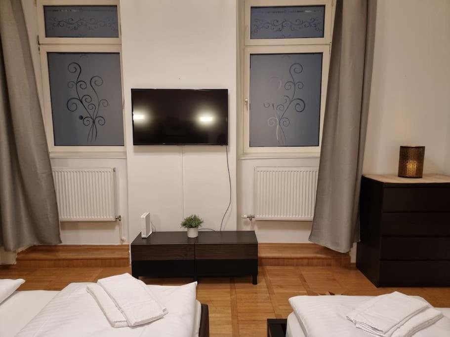 Sissi Royal Suite - Inner City 4 Bedroom Apartment 비엔나 외부 사진
